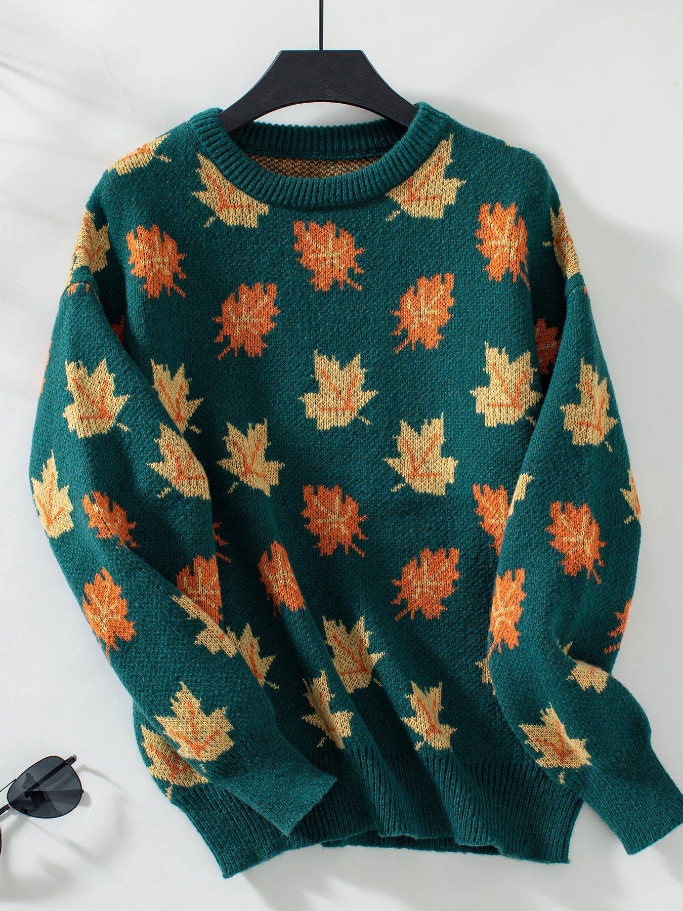 Autumn and Winter New Maple Leaf Pattern Pullover Knitted Women's Commuter Round Neck Sweater Top