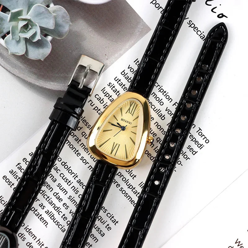 Astrelle Noir Hand Watch